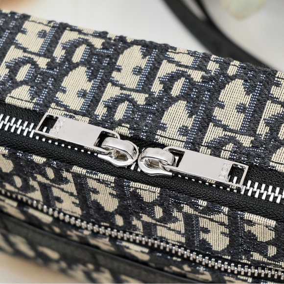 Dior Monogram Black and Gray Crossbody Bag - Picture 5 of 9